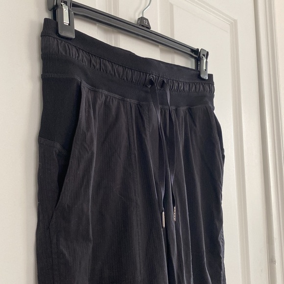 Lululemon Dance Studio Mid-Rise Jogger Pants Black Size 6 - Picture 2 of 12